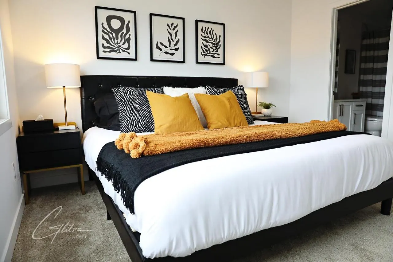 Boho Modern Retreat King Bed,Fireplace,Disney Эдмонтон Дом отдыха