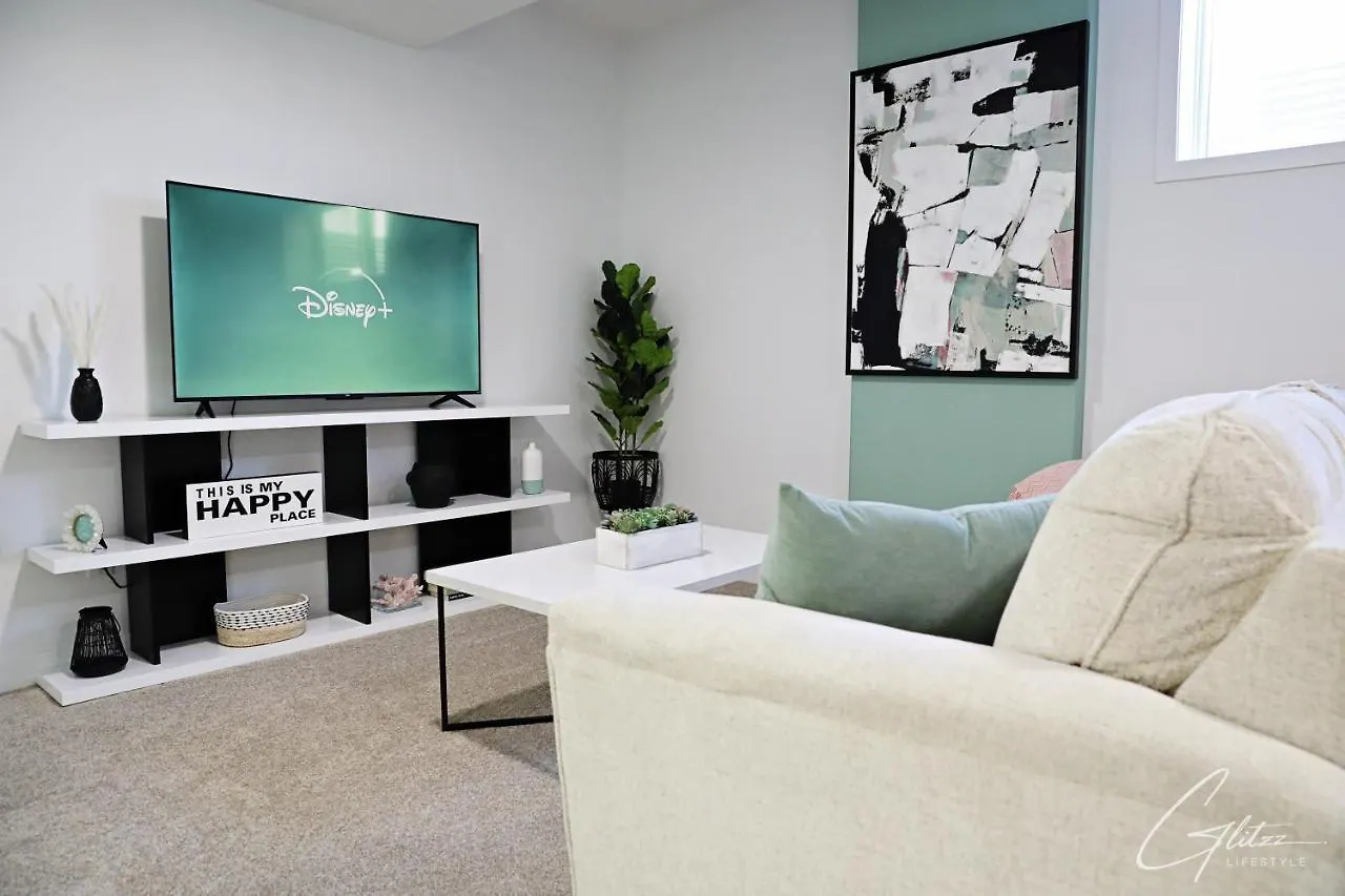Boho Modern Retreat King Bed,Fireplace,Disney Эдмонтон 0*,  Канада