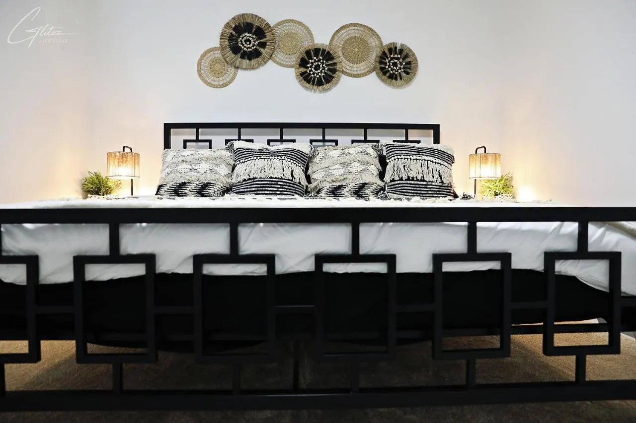 Boho Modern Retreat King Bed,Fireplace,Disney Эдмонтон Дом отдыха
